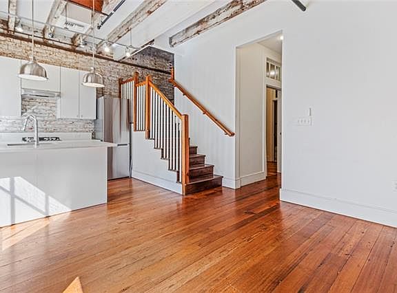 3rd image of 513 Conti St #C