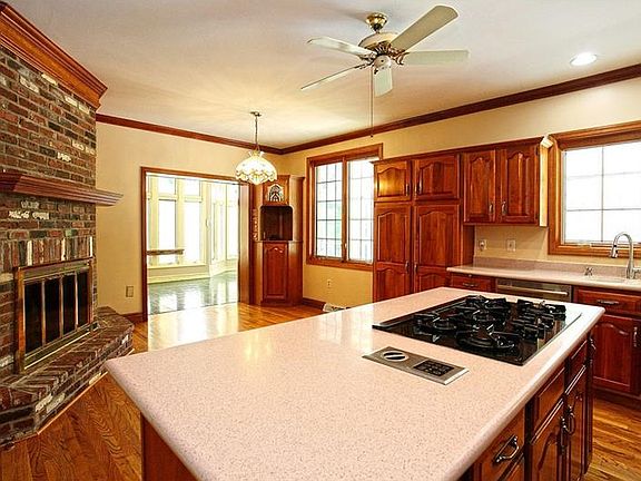 5th image of 4567 Dogwood Dr