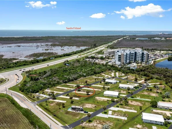13640 Dowitcher Dr, Fort Myers, FL 33908