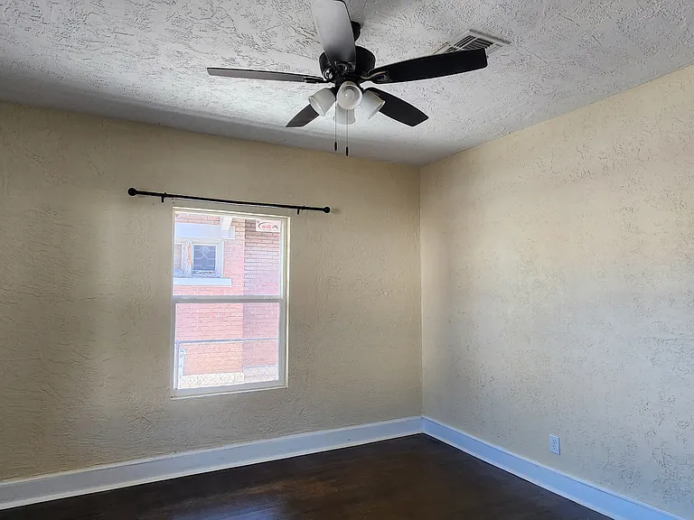 3312 Montana Ave — Photo 15