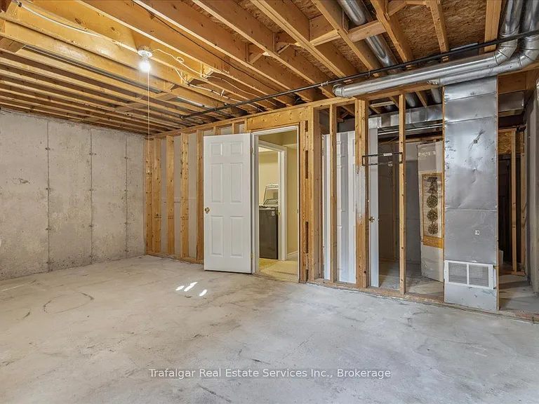 2089 Tovell Dr — Photo 35