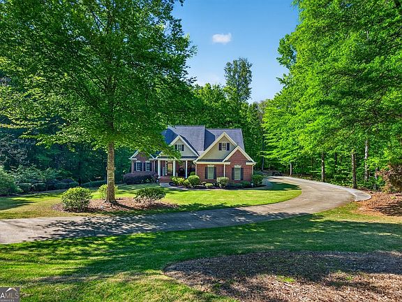 3rd image of 205 River Oaks Dr