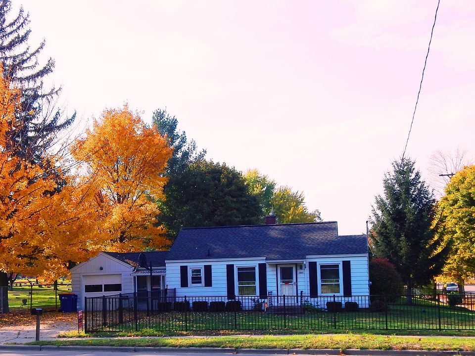 1st image of 2237 Fuller Ave NE