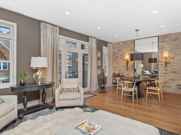 3rd image of 2135 W Belmont Ave Unit 2