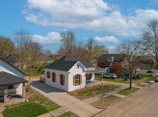 208 N Maple St, Eldon, MO 65026
