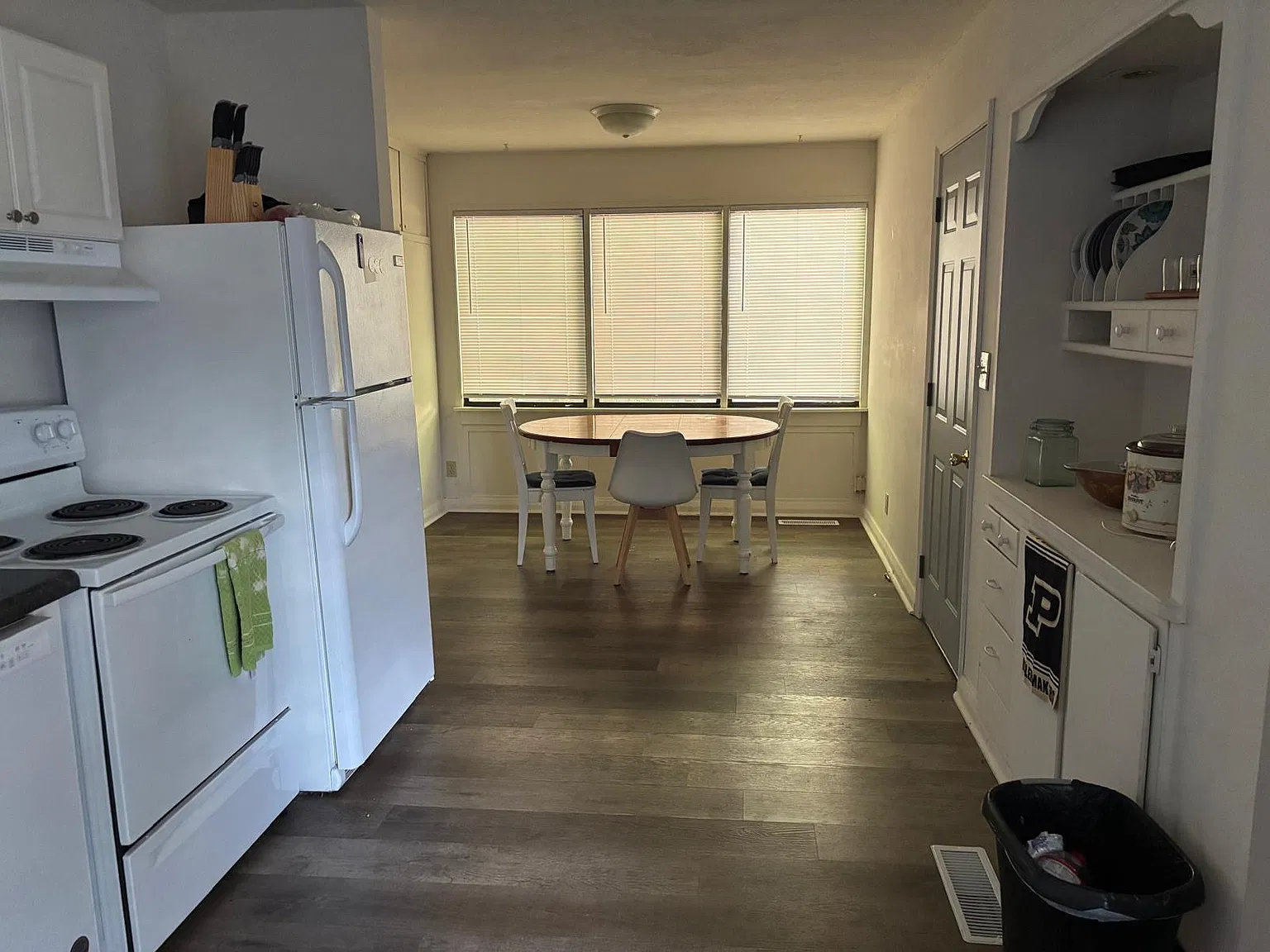 271 E Sunset Ln — Photo 3