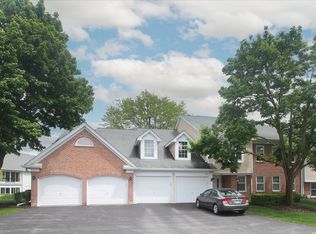 1307 Nutmeg Ct APT B, Mount Prospect, IL