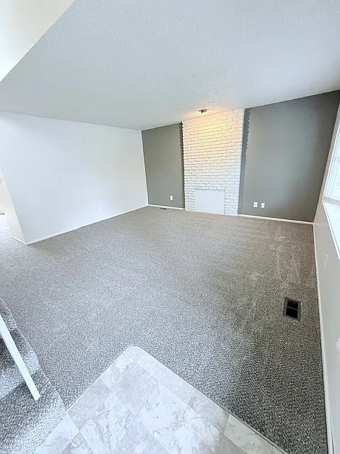 2 bed, 1000 sqft, $1,995 — Photo 4