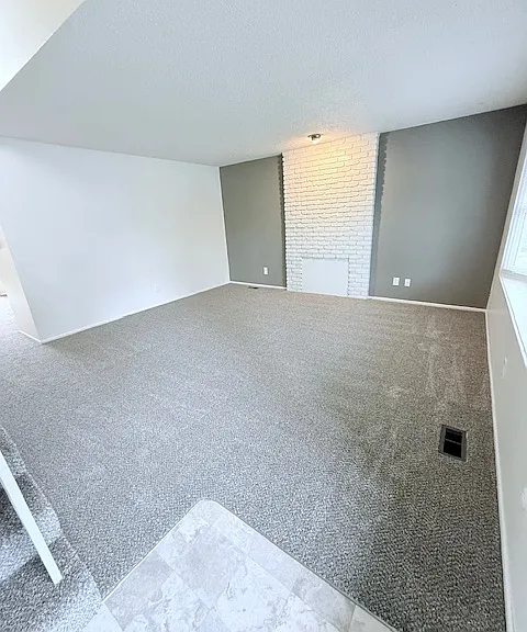 2101 SW Camelot Ct — Photo 4