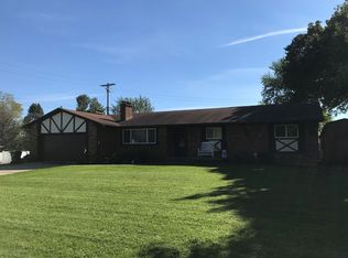 7805 Cloverhill Dr, Lansing, MI 48917