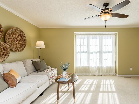 5th image of 10375 Whispering Pine Ln