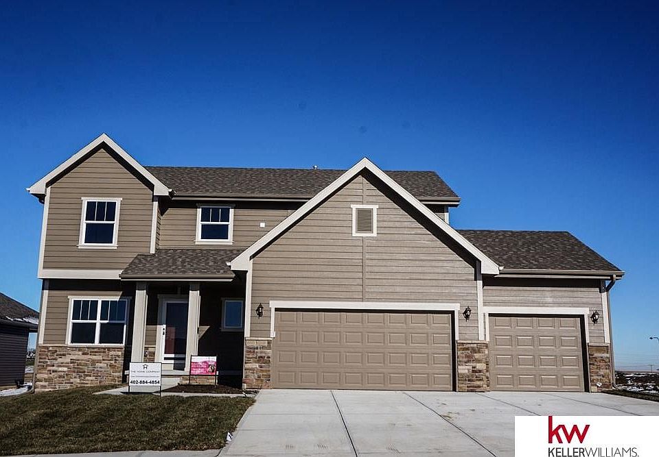 1st image of 4945 N 206th St