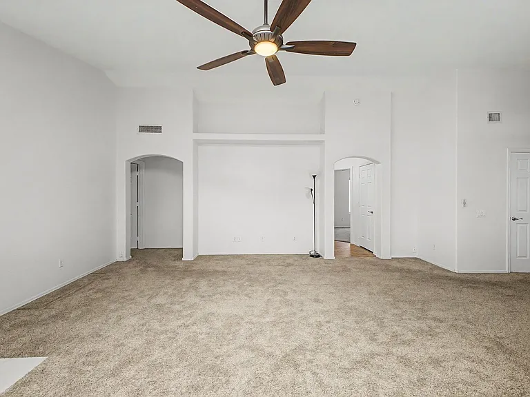 1211 N Jackson St — Photo 12