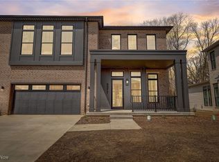 8577 Lavender Ln, Brecksville, OH 44141
