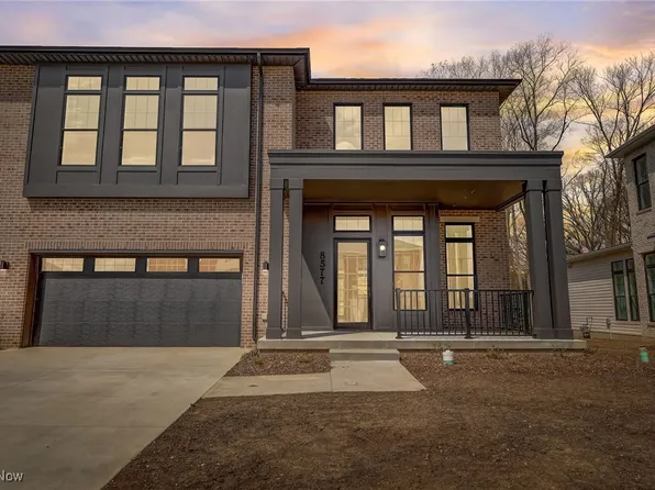 8577 Lavender Ln, Brecksville, OH 44141