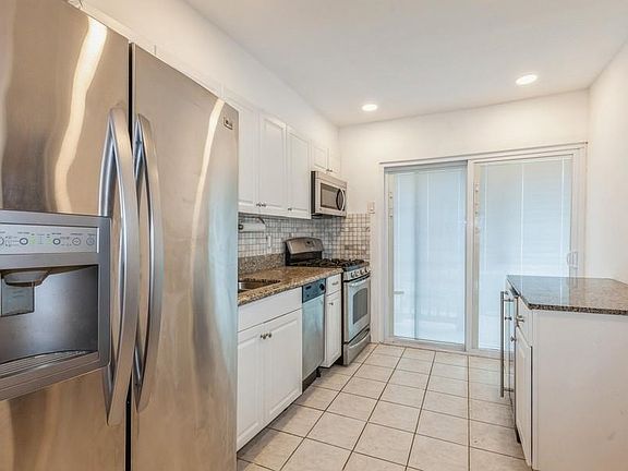 3rd image of 11439 155th St