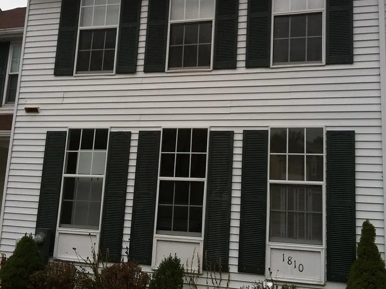 1810 Queen Anne Sq — Photo 2