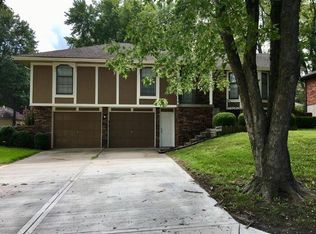 7607 E 126th St, Grandview, MO 64030