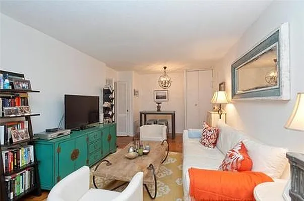 Rented by NextStopNY | media 23