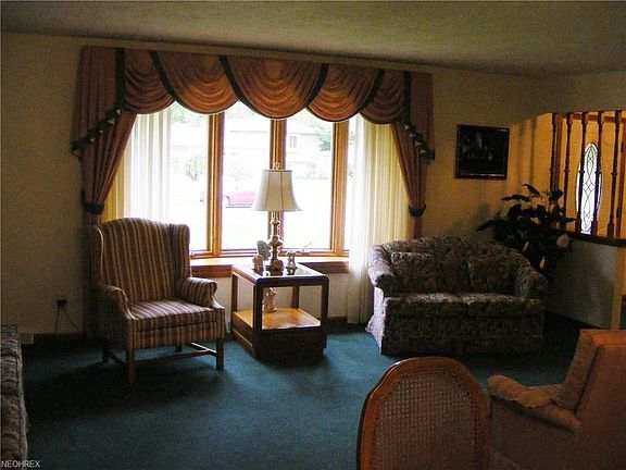 4th image of 909 Bennett Dr
