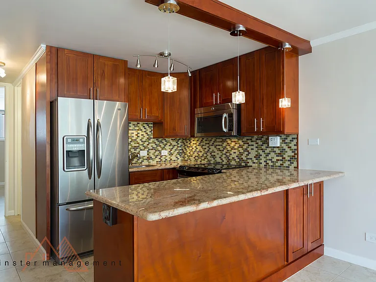 2611 Ala Wai Blvd — Photo 1