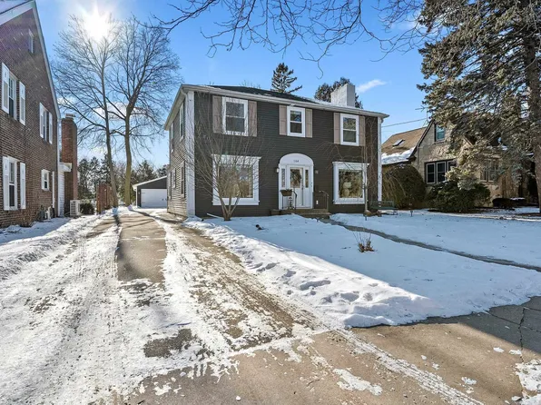 1164 Eliza St, Green Bay, WI 54301