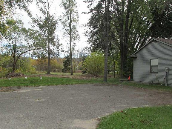 3rd image of 7799 Crystal Dr