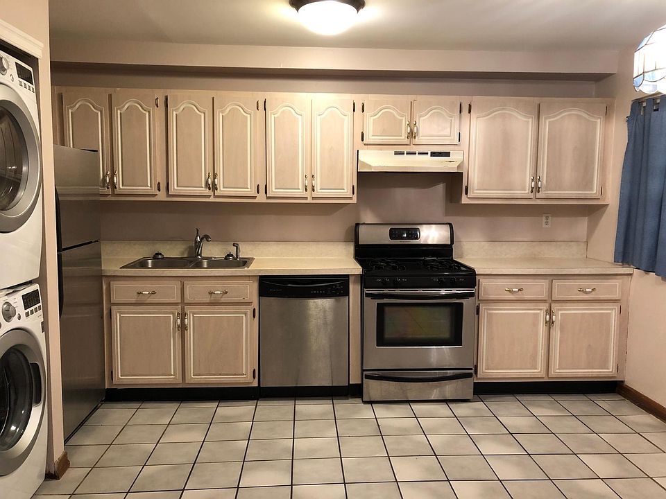 1st image of 219 Pond Way
