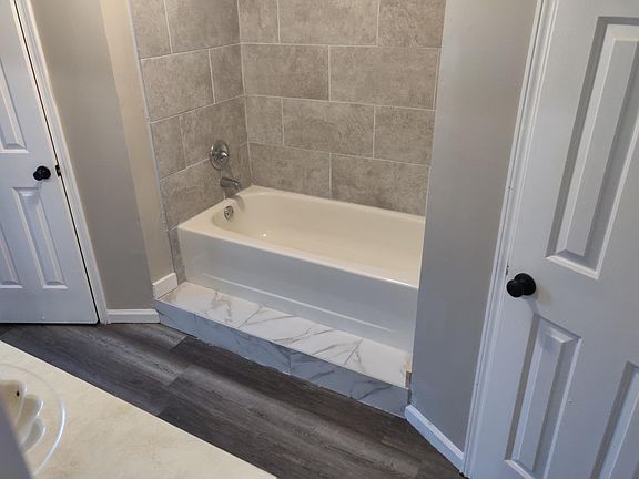 5th image of 4544 Sunnyslope Dr
