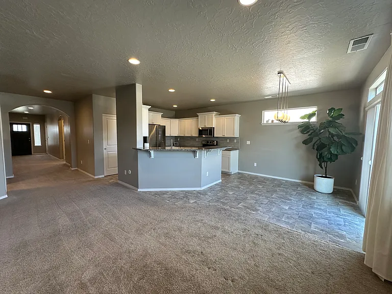 1271 W Lydia St — Photo 10