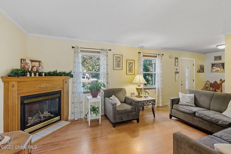 4th image of 50 Wakefield Court