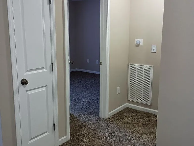 185 - COUNTRY VIEW APARTMENTS — Photo 14