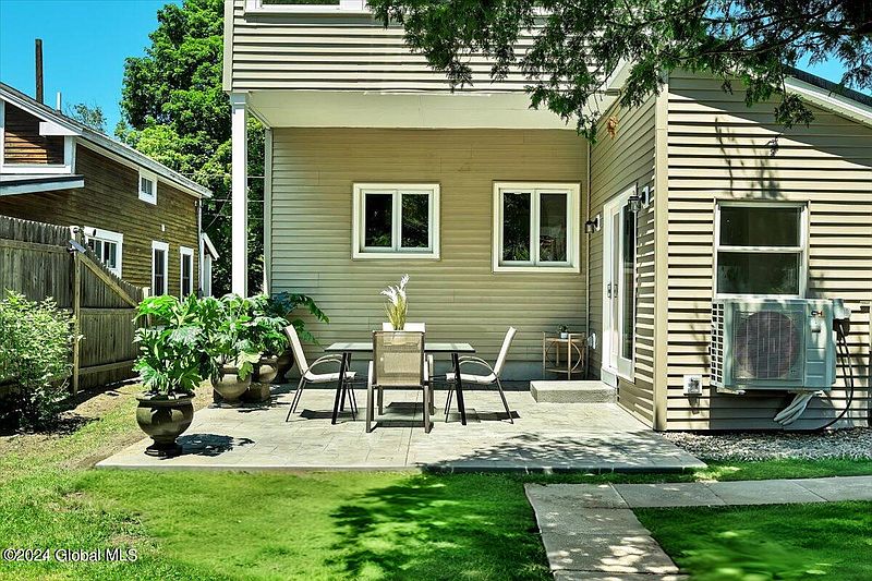 3rd image of 38 Oak Street