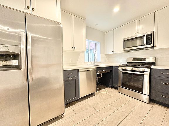 3rd image of 6033 Romaine St #S3