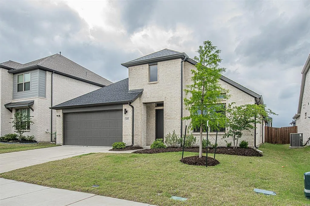 4 bed, 2164 sqft, $2,500 — Photo 1