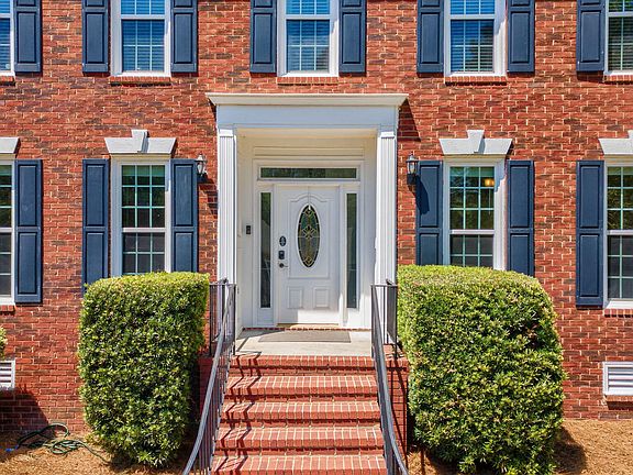 3rd image of 909 Burlington Drive