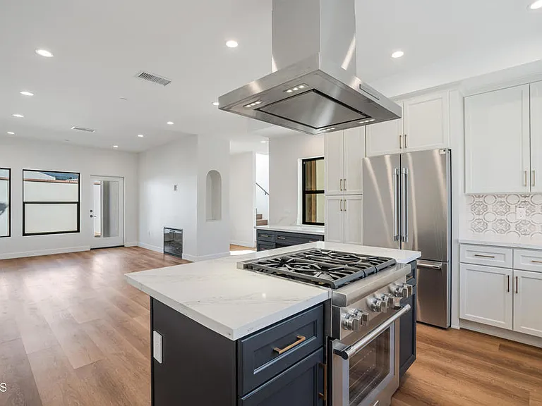 136 N Oakview Dr #103 — Photo 15