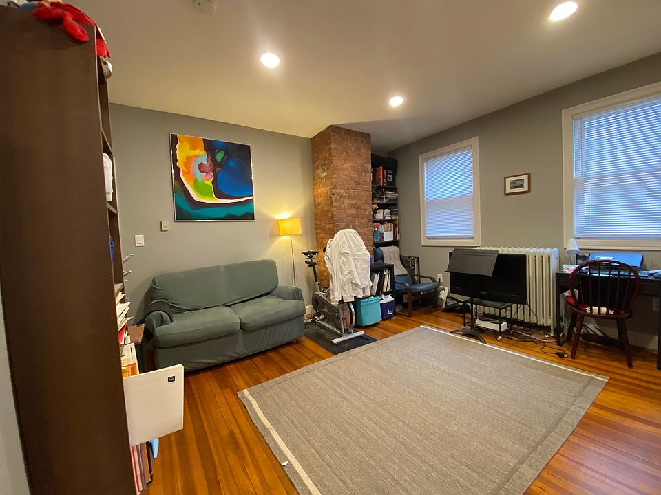 1st image of 553 Whitney Ave #1