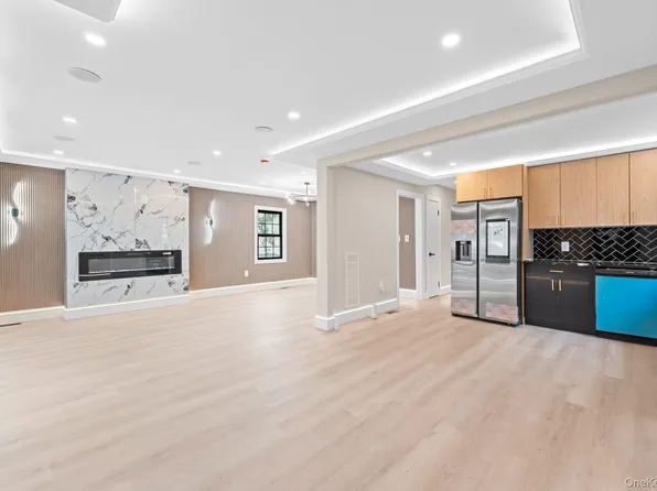 14631 222nd Street, Springfield Gardens, NY 11413