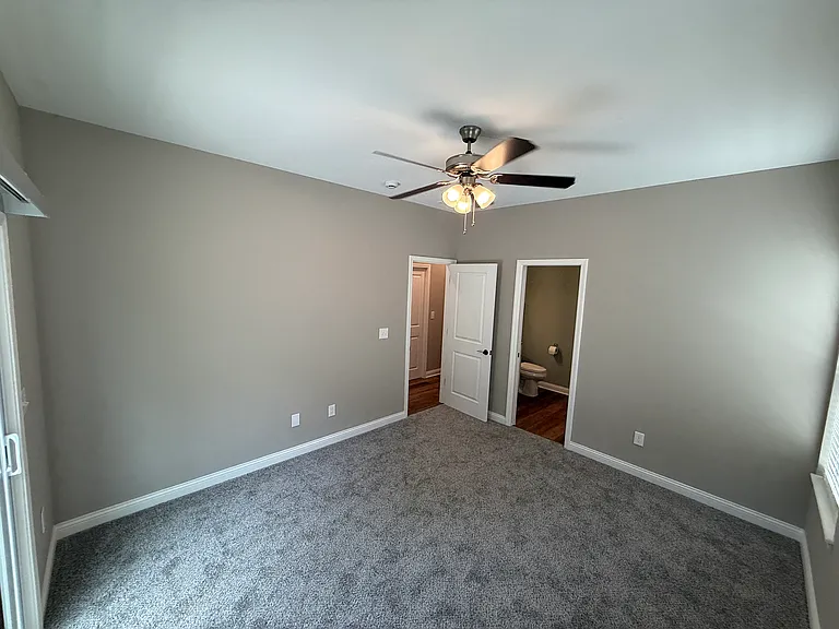 826 Rosemary Ln — Photo 8
