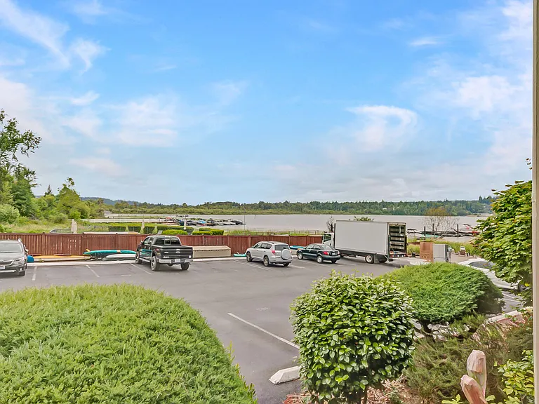4050 W Lake Sammamish Pkwy NE #204 — Photo 27
