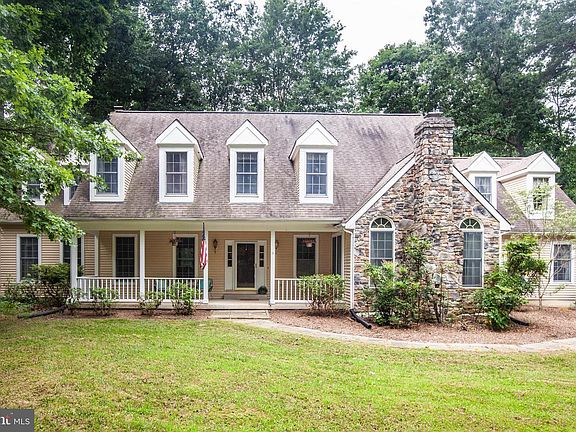 2nd image of 6806 Lismore Ln