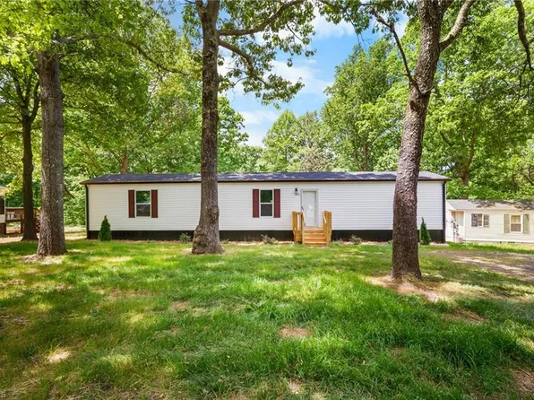 183 Casa Bella Dr, Advance, NC 27006