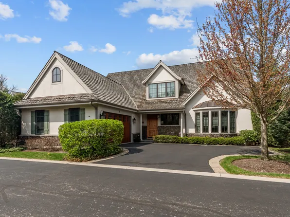 74 Garden Ln, Northfield, IL 60093