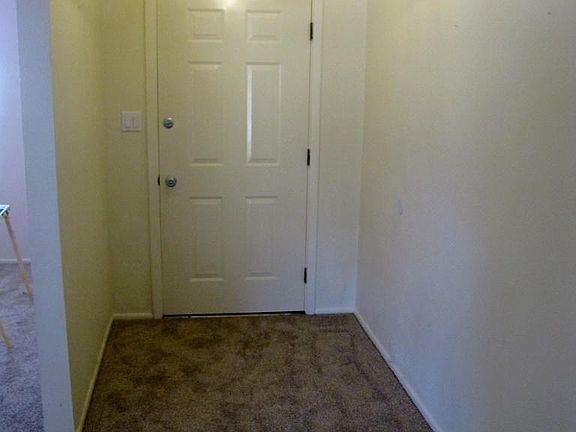 3rd image of 2910 Oak Hill St