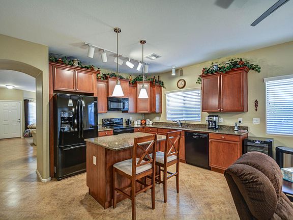 3rd image of 1773 W Stephanie Ln
