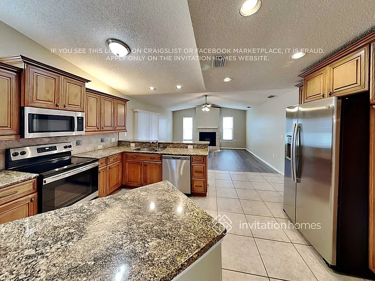 2297 Cork Oak St E — Photo 8