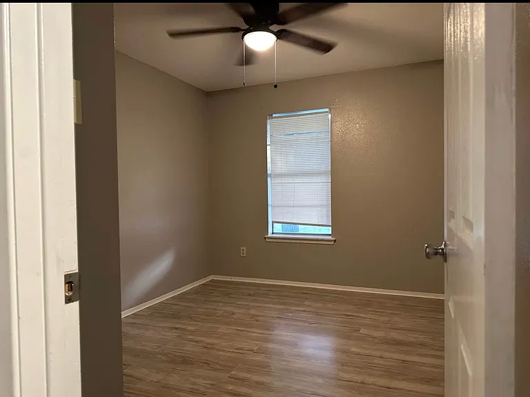 11318 Woodway Creek Dr — Photo 4