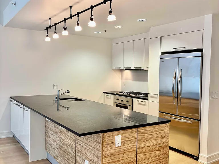 631 Folsom St #2C — Photo 8