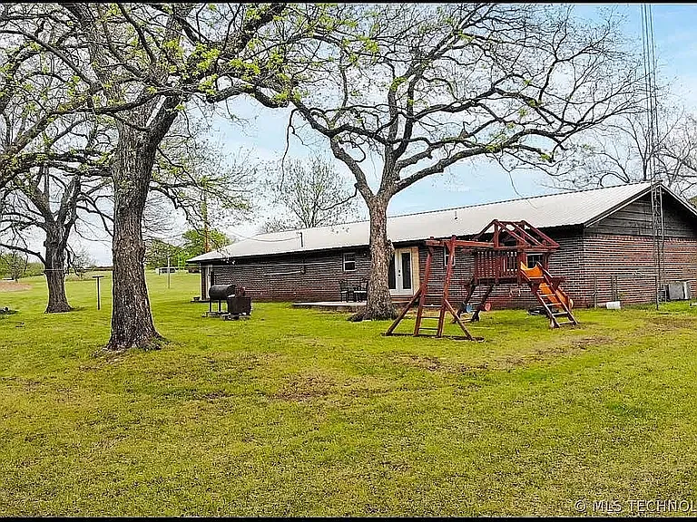 3 bed, 1720 sqft, $2,600 — Photo 3